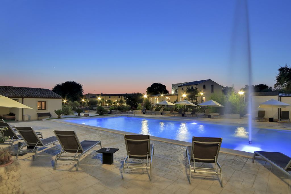 Artemisia Resort Puntarazzi Bagian luar foto